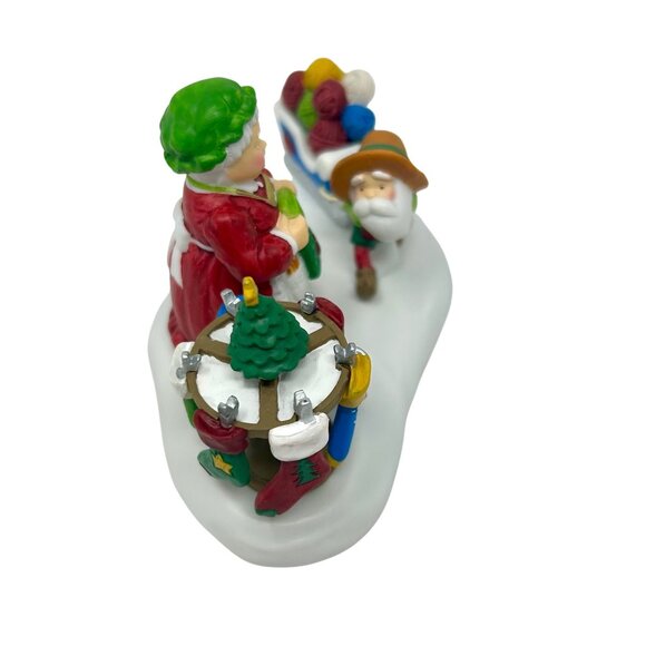 Department 56 - North Pole - "More Yarn For Your Stockings Mrs. Claus!" Vintage - Picture 3 of 9